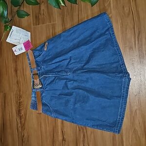 Dreams Shorts with Belt